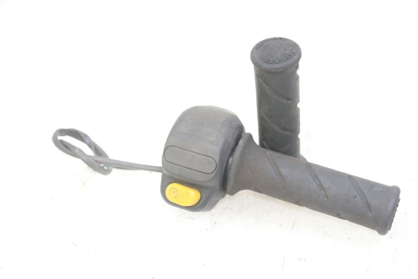 photo de PRZEŁĄCZNIK PRAWY PEUGEOT JET FORCE CARBU 50 (2003 - 2016) - Widok główny