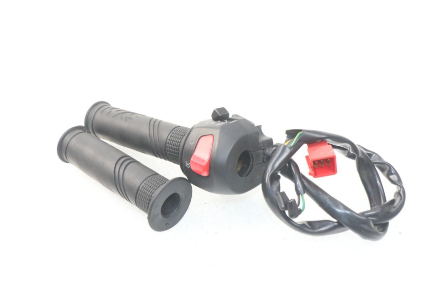 photo de PRZEŁĄCZNIK PRAWY SYM JOYMAX 250 (2013 - 2017) - Widok ogólny