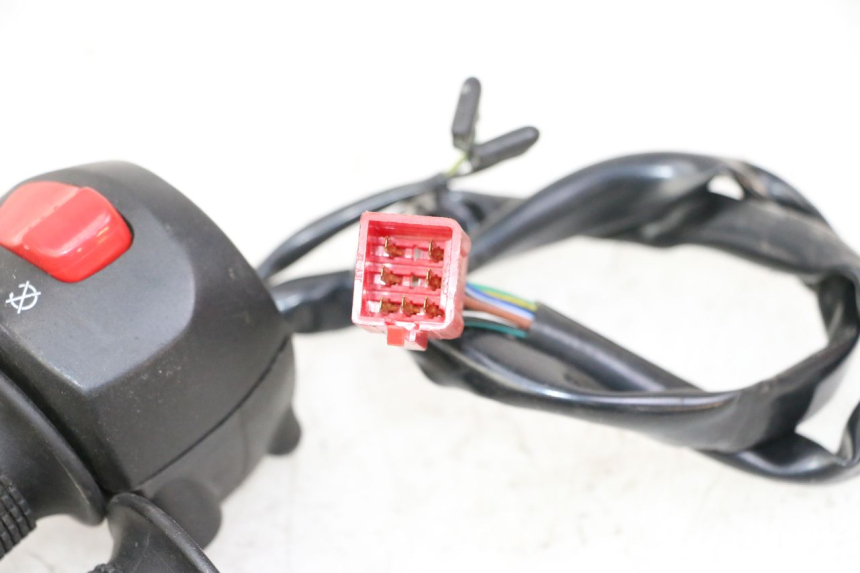 photo de PRZEŁĄCZNIK PRAWY SYM JOYMAX 125 (2010 - 2017) - Punkty mocowania