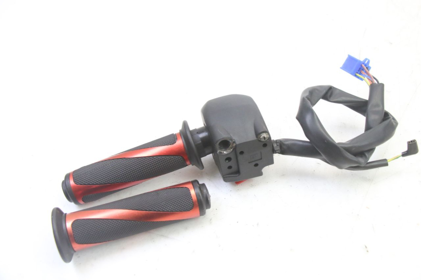 photo de PRZEŁĄCZNIK PRAWY KIDEN KD125-G 125 (2018 - 2022) - Widok ogólny