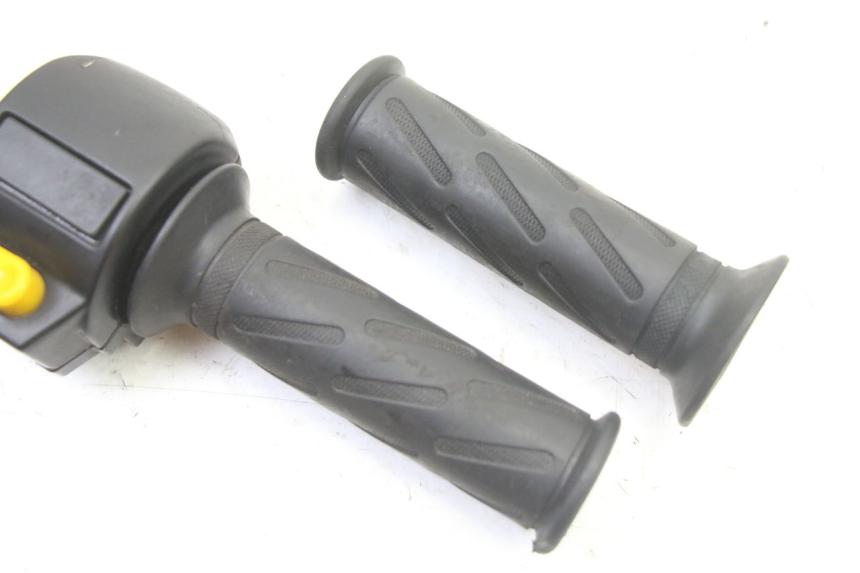 photo de PRZEŁĄCZNIK PRAWY PEUGEOT KISBEE 2T 50 (2010 - 2017) - Zoom stanu zużycia