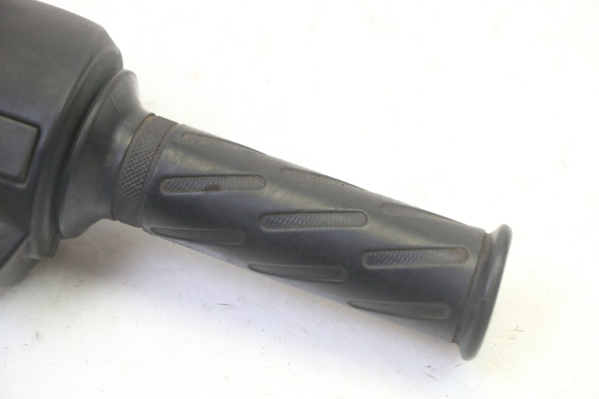 photo de PRZEŁĄCZNIK PRAWY PEUGEOT KISBEE 2T 50 (2010 - 2017) - Zoom stanu zużycia