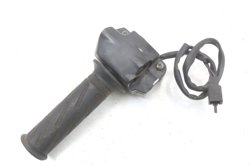 photo de PRZEŁĄCZNIK PRAWY PEUGEOT KISBEE 4T 50 (2010 - 2017) - Inny kąt widzenia