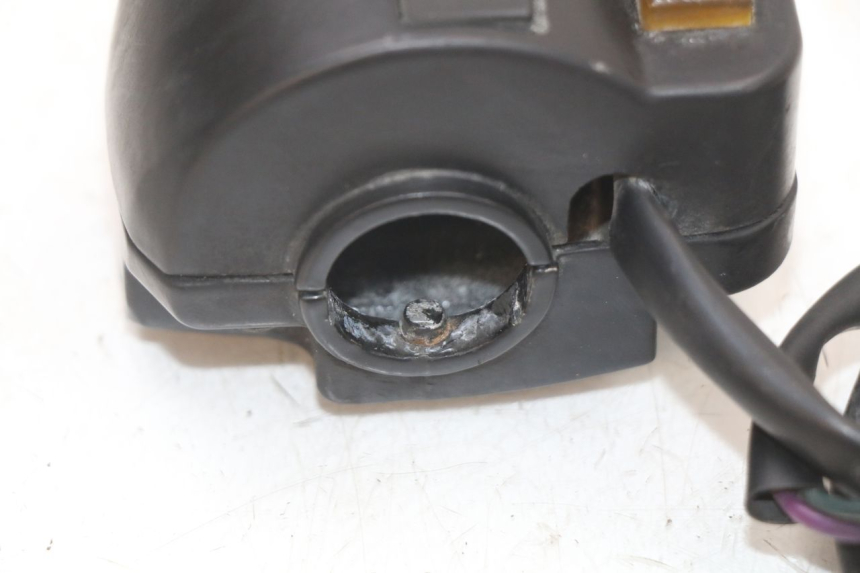 photo de PRZEŁĄCZNIK PRAWY PEUGEOT KISBEE 4T 50 (2010 - 2017) - Zbliżenie techniczne