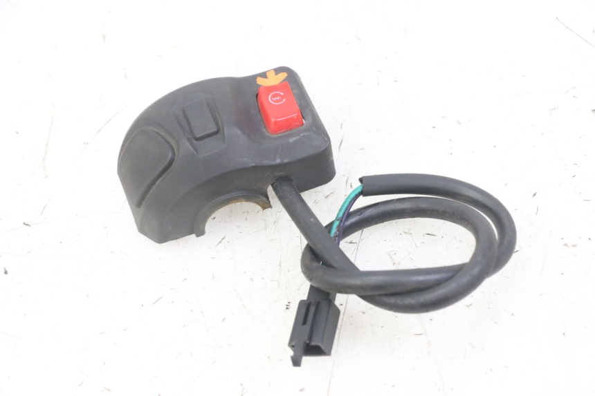 photo de PRZEŁĄCZNIK PRAWY PEUGEOT KISBEE 4T 50 (2018 - 2022) - Zbliżenie techniczne