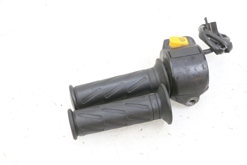 photo de PRZEŁĄCZNIK PRAWY PEUGEOT KISBEE 4T 50 (2010 - 2017) - Stan powierzchni