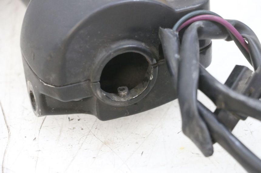 photo de PRZEŁĄCZNIK PRAWY PEUGEOT KISBEE 4T 50 (2010 - 2017) - Inny kąt widzenia