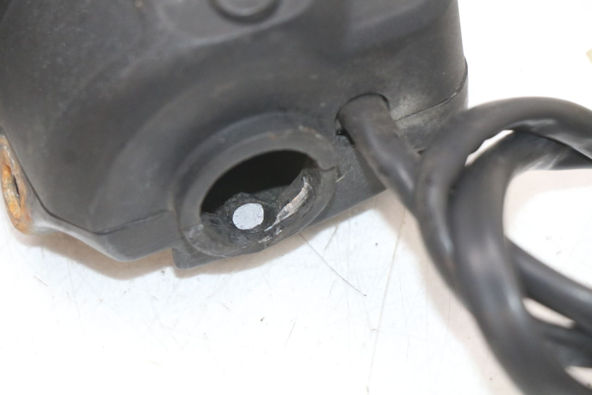 photo de PRZEŁĄCZNIK PRAWY RENAULT KOURANOS 125 (2001 - 2004) - Stan powierzchni