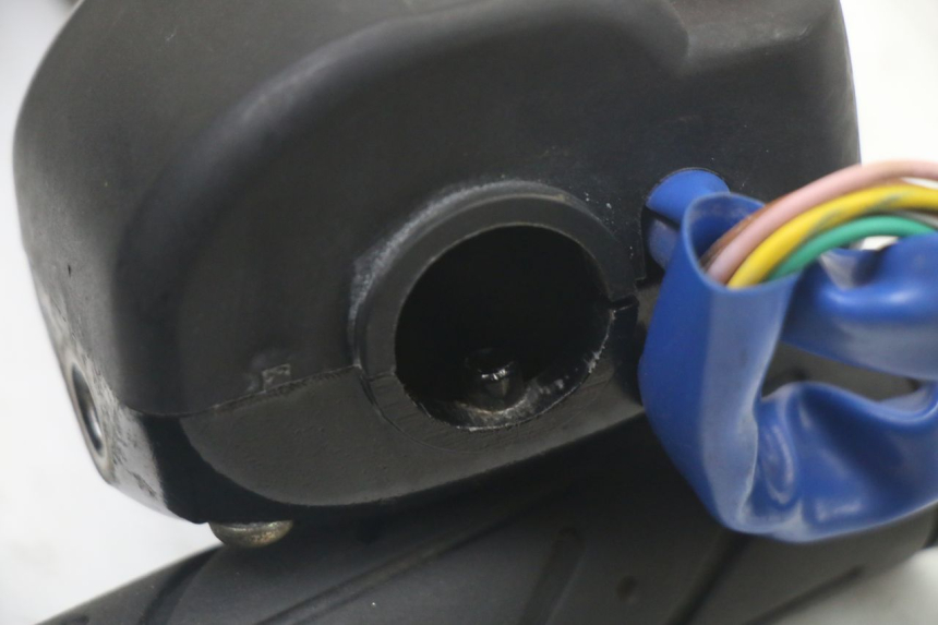 photo de PRZEŁĄCZNIK PRAWY KYMCO PEOPLE S 125 (2000 - 2008) - Widok ogólny