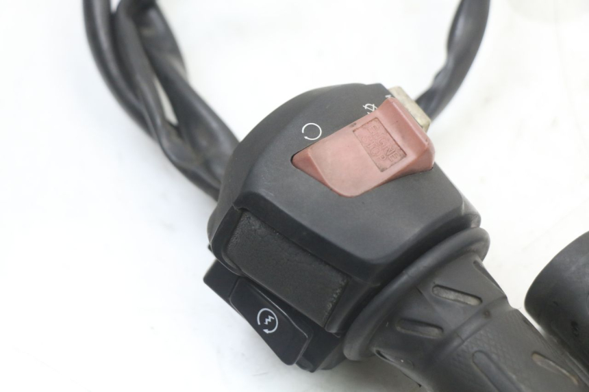 photo de PRZEŁĄCZNIK PRAWY KYMCO X-TOWN XTOWN 125 (2016 - 2021) - Inny kąt widzenia