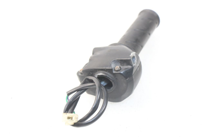 photo de PRZEŁĄCZNIK PRAWY PEUGEOT LUDIX 50 (2008 - 2017) - Inny kąt widzenia