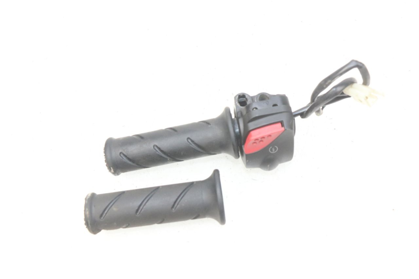 photo de PRZEŁĄCZNIK PRAWY PEUGEOT LUDIX 50 (2008 - 2017) - Szczegół części