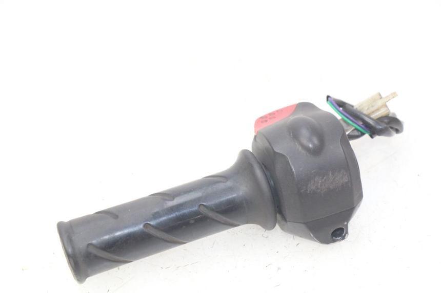 photo de PRZEŁĄCZNIK PRAWY PEUGEOT LUDIX 50 (2008 - 2017) - Zbliżenie techniczne