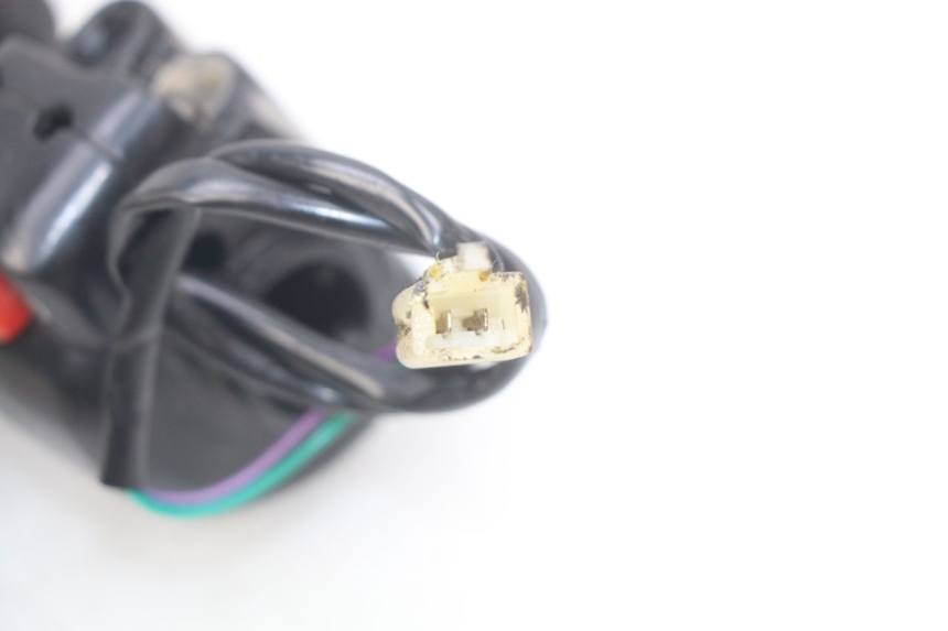 photo de PRZEŁĄCZNIK PRAWY PEUGEOT LUDIX 50 (2005 - 2007) - Zoom stanu zużycia