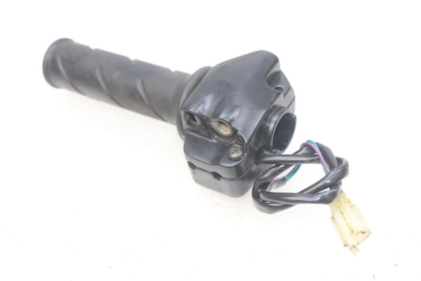 photo de PRZEŁĄCZNIK PRAWY PEUGEOT LUDIX 50 (2005 - 2007) - Inny kąt widzenia