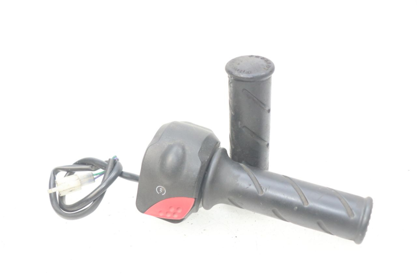 photo de PRZEŁĄCZNIK PRAWY PEUGEOT LUDIX 50 (2008 - 2017) - Widok główny