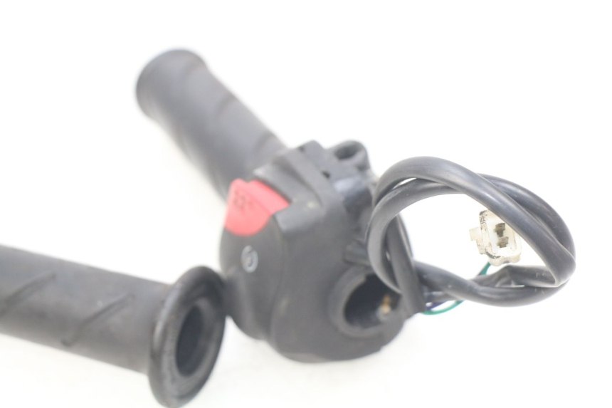 photo de PRZEŁĄCZNIK PRAWY PEUGEOT LUDIX 50 (2008 - 2017) - Szczegół części