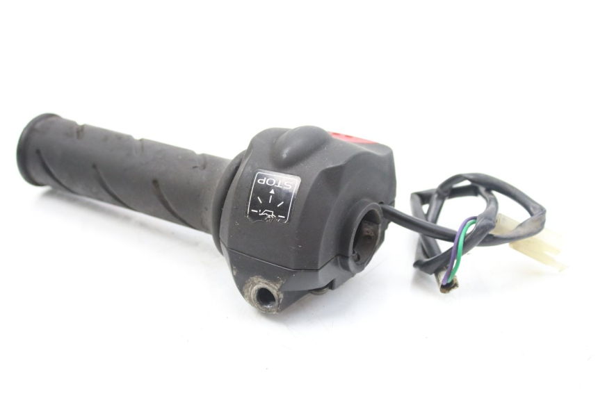 photo de PRZEŁĄCZNIK PRAWY PEUGEOT LUDIX 50 (2008 - 2017) - Szczegół części