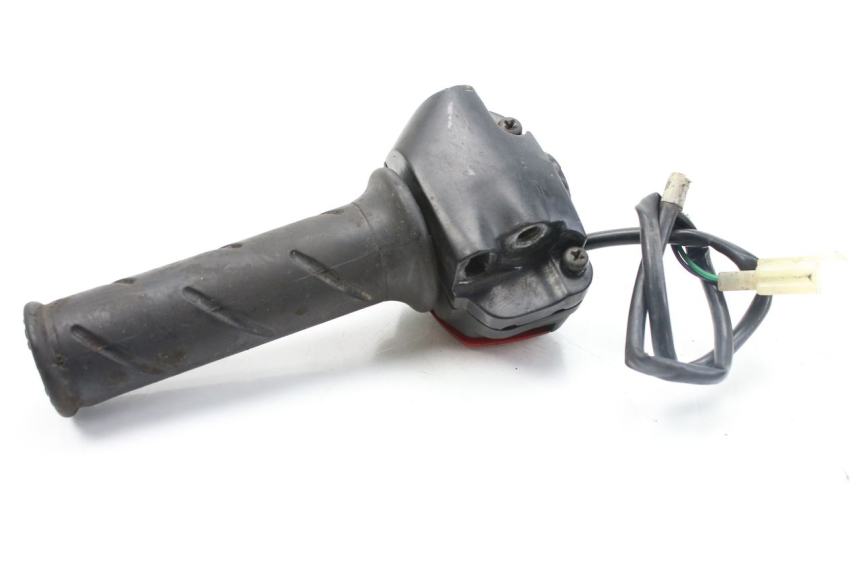 photo de PRZEŁĄCZNIK PRAWY PEUGEOT LUDIX 50 (2008 - 2017) - Inny kąt widzenia