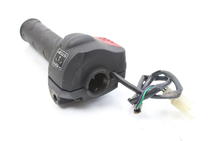 photo de PRZEŁĄCZNIK PRAWY PEUGEOT LUDIX 50 (2008 - 2017) - Część sprawdzona