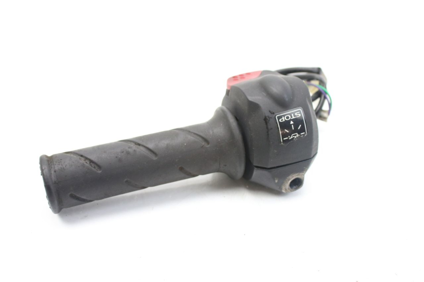 photo de PRZEŁĄCZNIK PRAWY PEUGEOT LUDIX 50 (2008 - 2017) - Oznaczenia i referencje