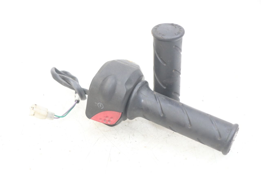 photo de PRZEŁĄCZNIK PRAWY PEUGEOT LUDIX 50 (2005 - 2007) - Widok główny