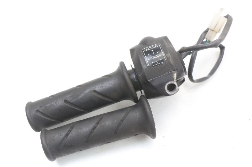 photo de PRZEŁĄCZNIK PRAWY PEUGEOT LUDIX 50 (2008 - 2017) - Widok ogólny