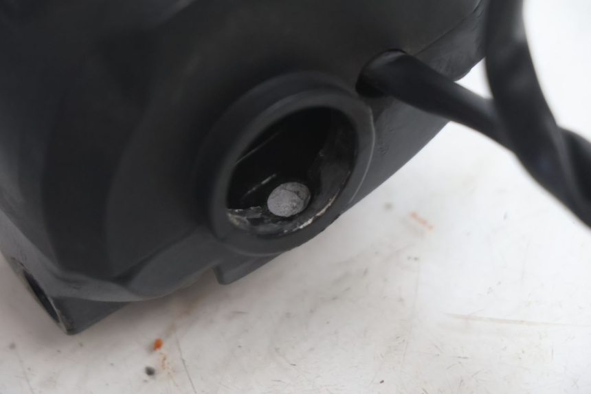 photo de PRZEŁĄCZNIK PRAWY PEUGEOT LUDIX SNAKE 2T 50 (2004 - 2014) - Oznaczenia i referencje