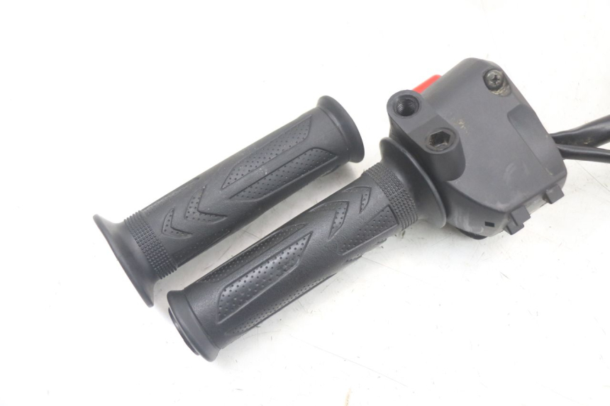 photo de PRZEŁĄCZNIK PRAWY MASAI SCRAMBLER SPORT 125 (2021 - 2025) - Punkty mocowania