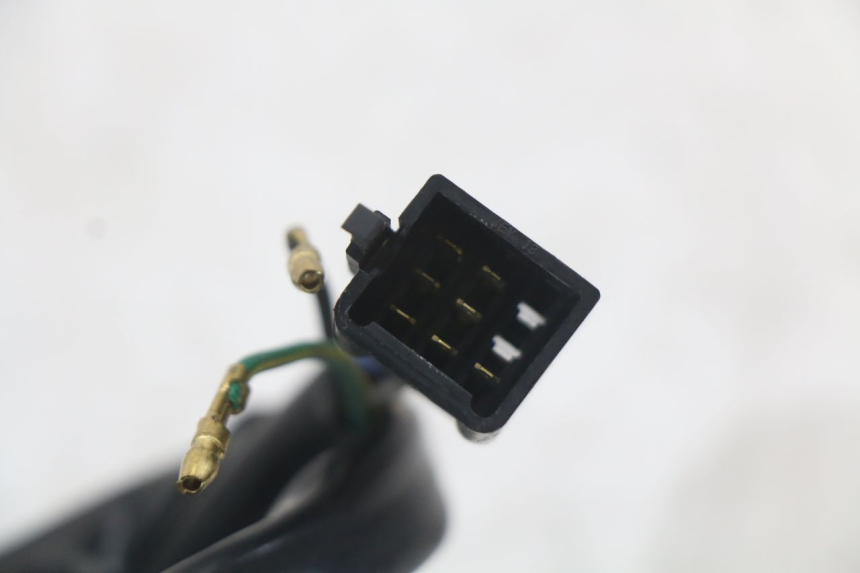 photo de PRZEŁĄCZNIK PRAWY SYM MIO 50 (2011 - 2017) - Szczegóły charakterystyczne