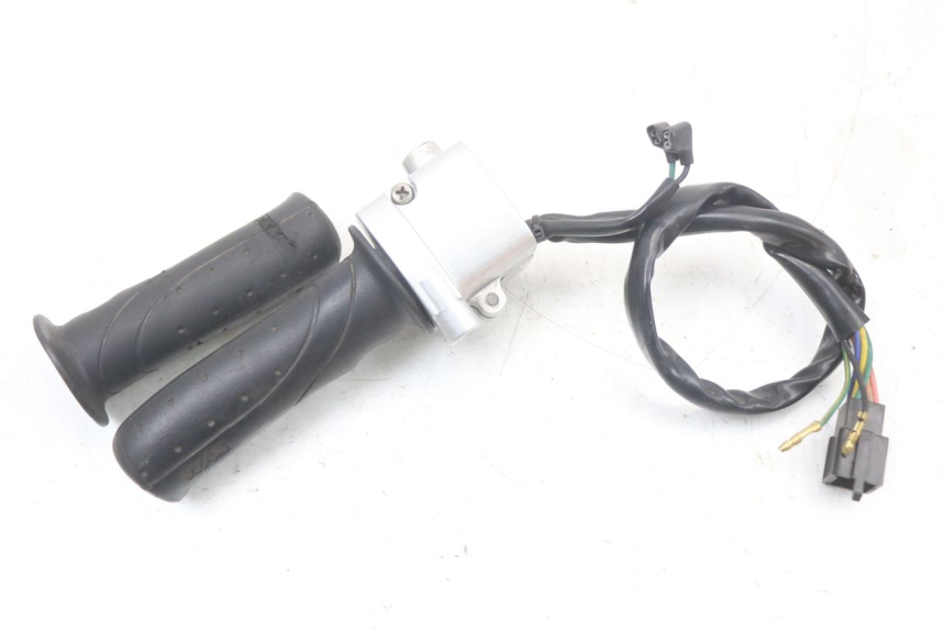 photo de PRZEŁĄCZNIK PRAWY SYM MIO 50 (2011 - 2017) - Widok ogólny