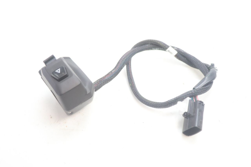 photo de PRAWA PRZEŁĄCZNIK PIAGGIO MP3 HPE 530 (2022 - 2026) - Zoom stanu zużycia