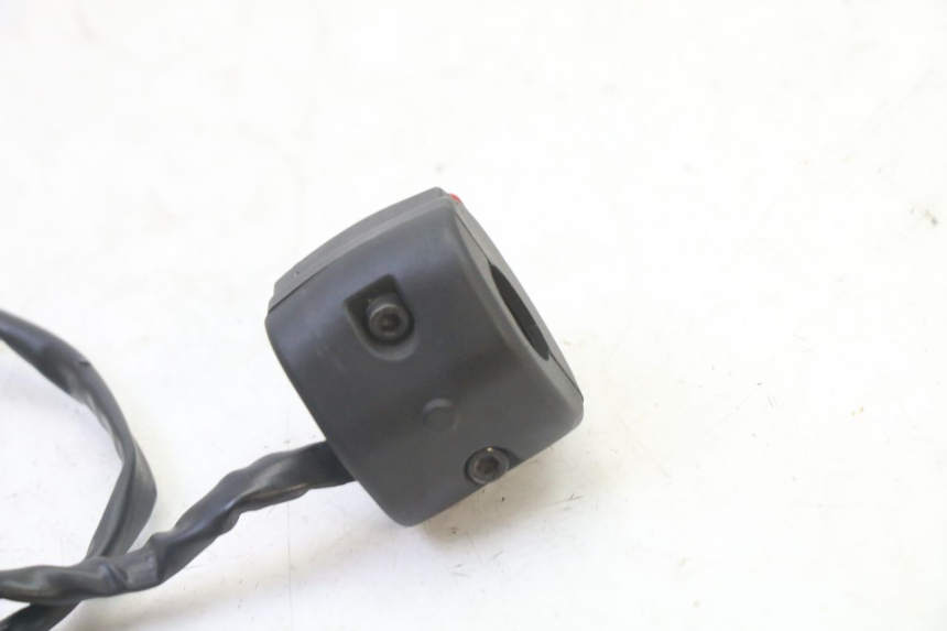 photo de PRZEŁĄCZNIK PRAWY RIEJU MRT 50 (2018 - 2021) - Punkty mocowania