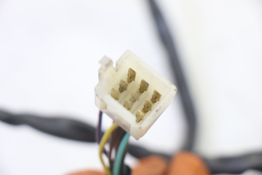 photo de PRZEŁĄCZNIK PRAWY RIEJU MRT 50 (2018 - 2021) - Stan powierzchni