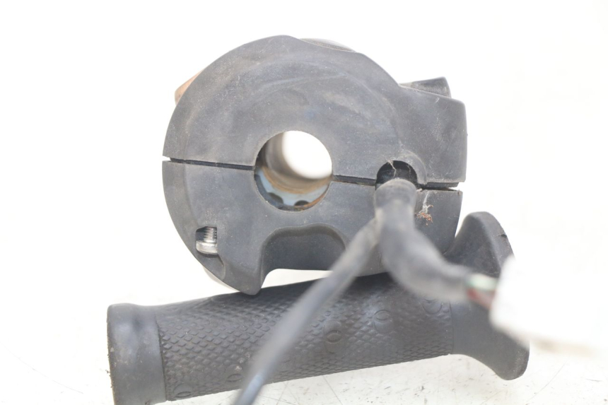 photo de PRZEŁĄCZNIK PRAWY GILERA NEXUS 125 (2007 - 2009) - Szczegół części