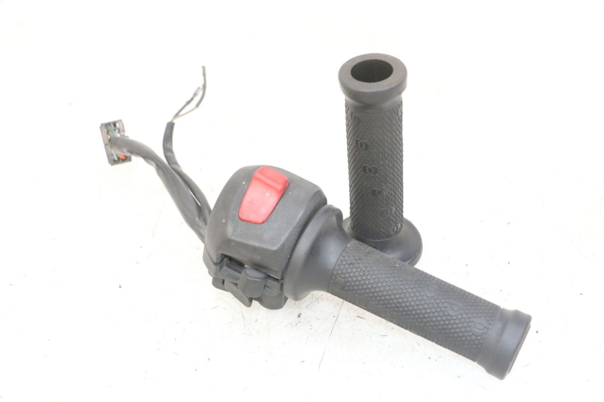 photo de PRZEŁĄCZNIK PRAWY GILERA NEXUS 125 (2009 - 2013) - Widok główny