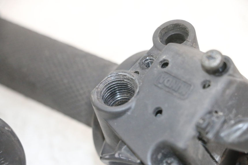 photo de PRZEŁĄCZNIK PRAWY GILERA NEXUS 125 (2009 - 2013) - Inny kąt widzenia