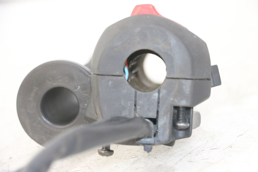 photo de PRZEŁĄCZNIK PRAWY GILERA NEXUS 125 (2009 - 2013) - Zbliżenie techniczne