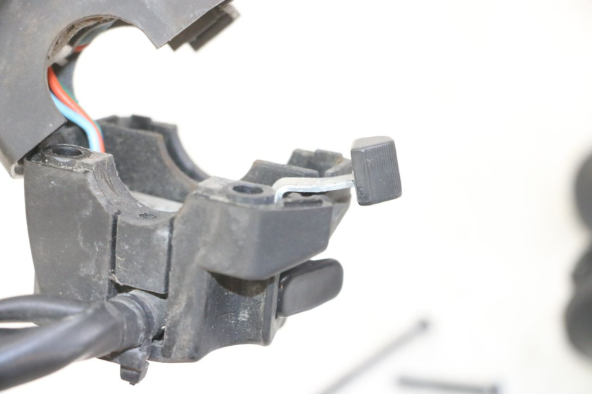 photo de PRZEŁĄCZNIK PRAWY GILERA NEXUS 125 (2009 - 2013) - Stan powierzchni