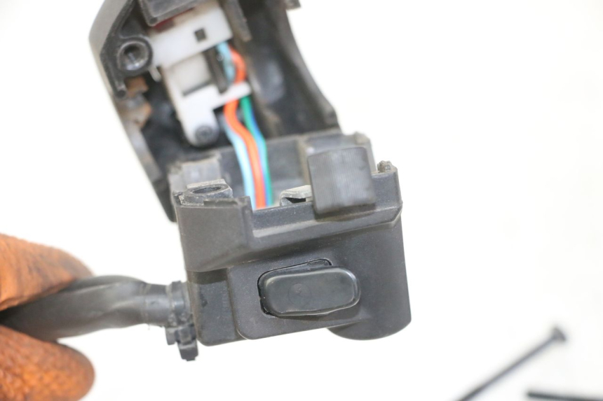 photo de PRZEŁĄCZNIK PRAWY GILERA NEXUS 125 (2009 - 2013) - Oznaczenia i referencje