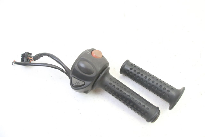 photo de PRZEŁĄCZNIK PRAWY GILERA NEXUS 125 (2009 - 2013) - Widok główny