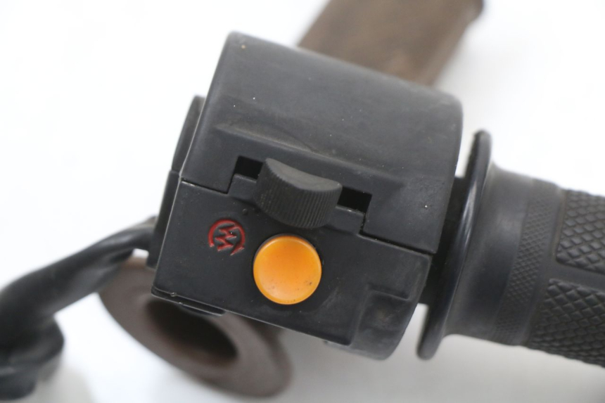 photo de PRZEŁĄCZNIK PRAWY JM MOTORS OLDIES 4T 50 (2010 - 2020) - Zoom stanu zużycia