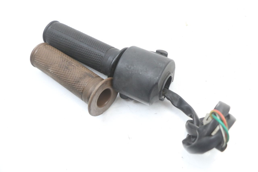 photo de PRZEŁĄCZNIK PRAWY JM MOTORS OLDIES 4T 50 (2010 - 2020) - Inny kąt widzenia