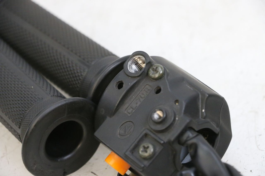 photo de PRZEŁĄCZNIK PRAWY JM MOTORS OLDIES 4T 50 (2010 - 2020) - Zbliżenie techniczne