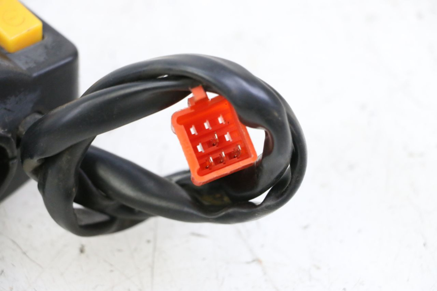 photo de PRZEŁĄCZNIK PRAWY JM MOTORS OLDIES GT 4T 50 (2018 - 2025) - Zoom stanu zużycia