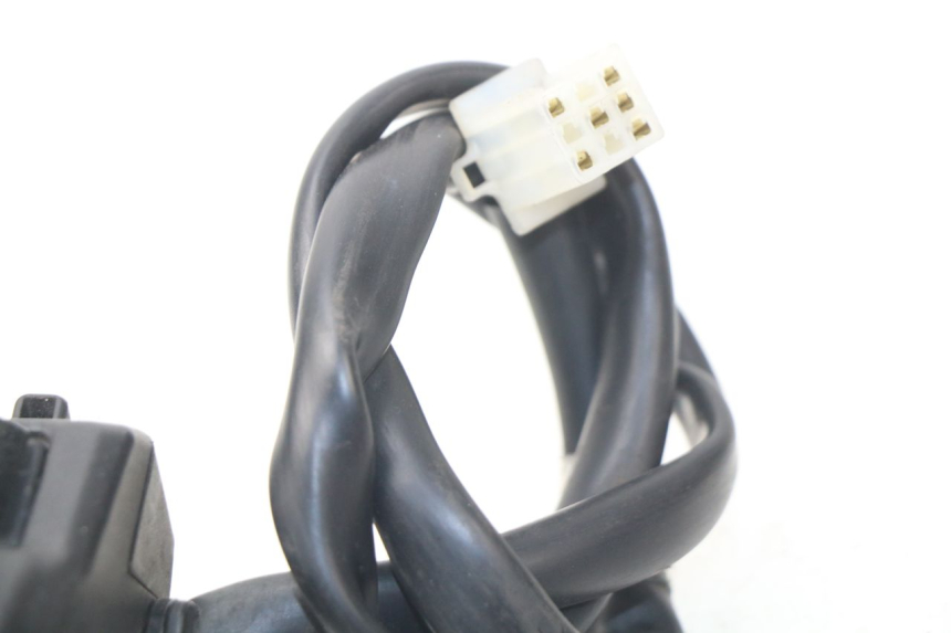 photo de PRZEŁĄCZNIK PRAWY HONDA PCX (JF47) 125 (2012 - 2013) - Zbliżenie techniczne