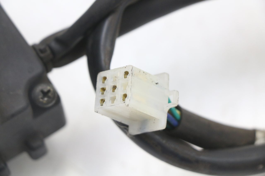 photo de PRZEŁĄCZNIK PRAWY HONDA PCX (JF47) 125 (2012 - 2013) - Oznaczenia i referencje