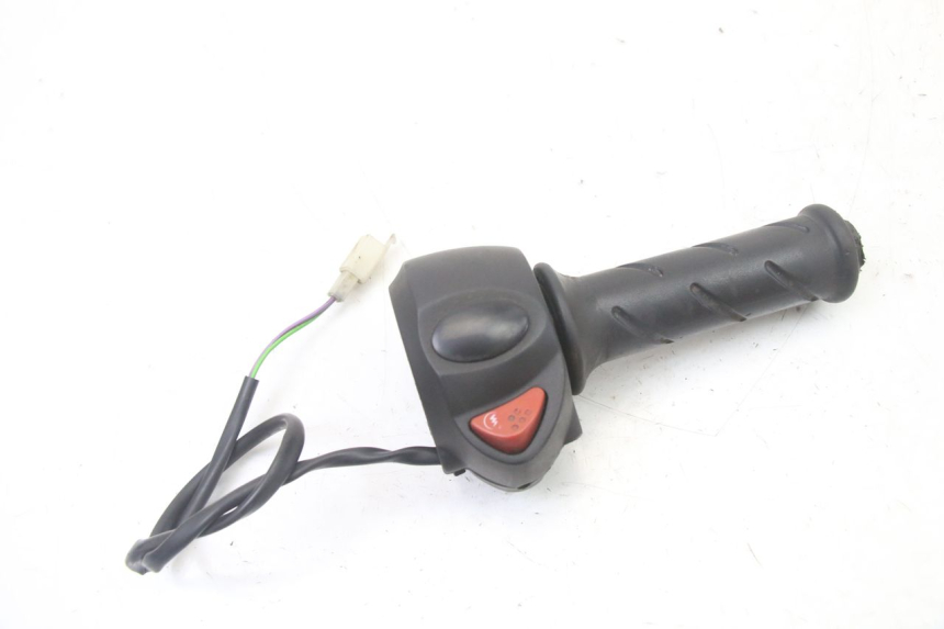 photo de PRZEŁĄCZNIK PRAWY PEUGEOT CITYSTAR 2T 50 (2018 - 2021) - Widok główny