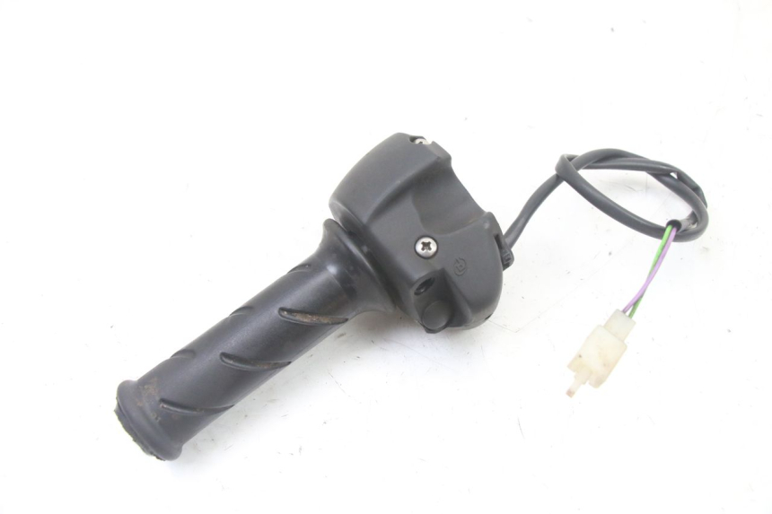 photo de PRZEŁĄCZNIK PRAWY PEUGEOT CITYSTAR 2T 50 (2018 - 2021) - Inny kąt widzenia