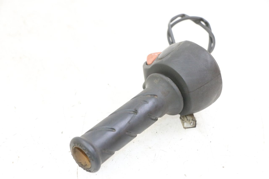 photo de PRZEŁĄCZNIK PRAWY PEUGEOT CITYSTAR 50 (2013 - 2017) - Szczegół części